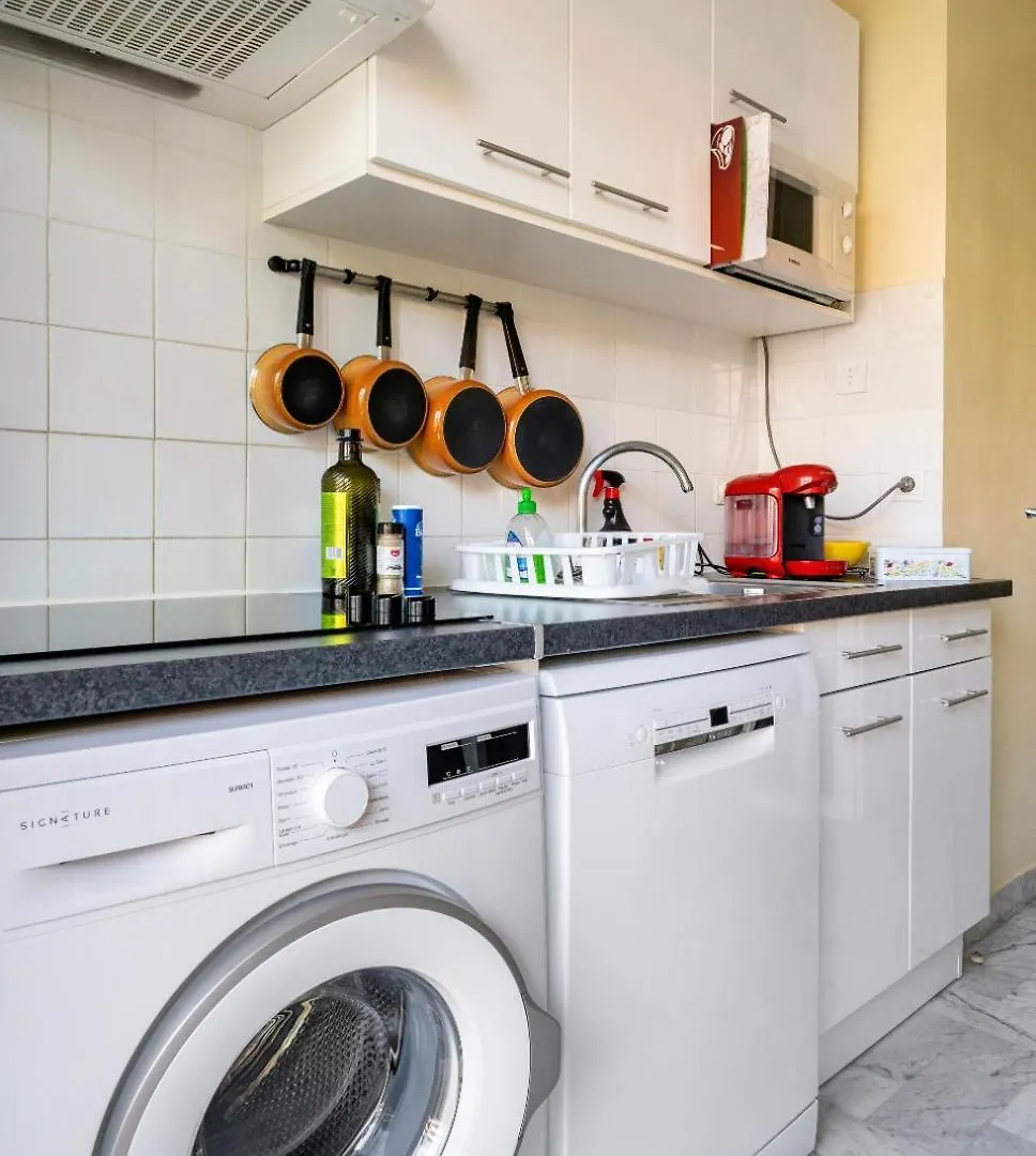 Joli T2 Tres Proche De La Plage De Fréjus Appartement