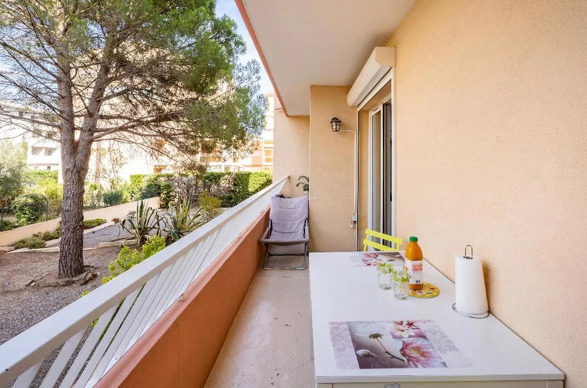 Joli T2 Tres Proche De La Plage De Frejus 0*,